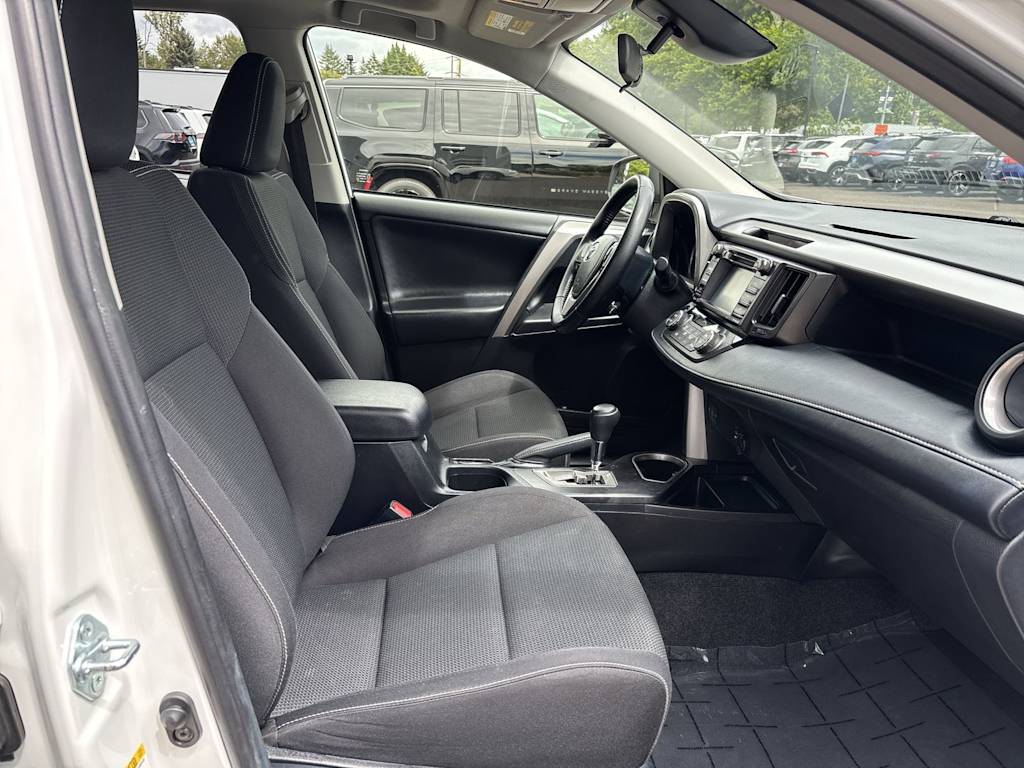 Thumbnail: 2017 Toyota RAV4 - 5