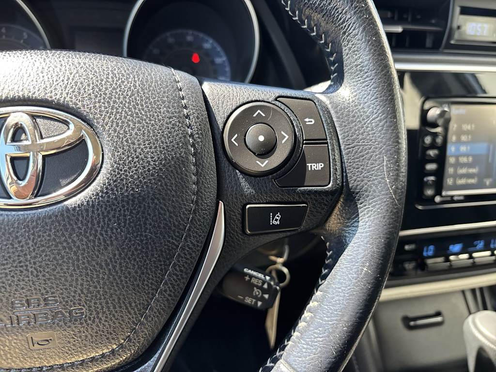 Thumbnail: 2018 Toyota Corolla iM - 16