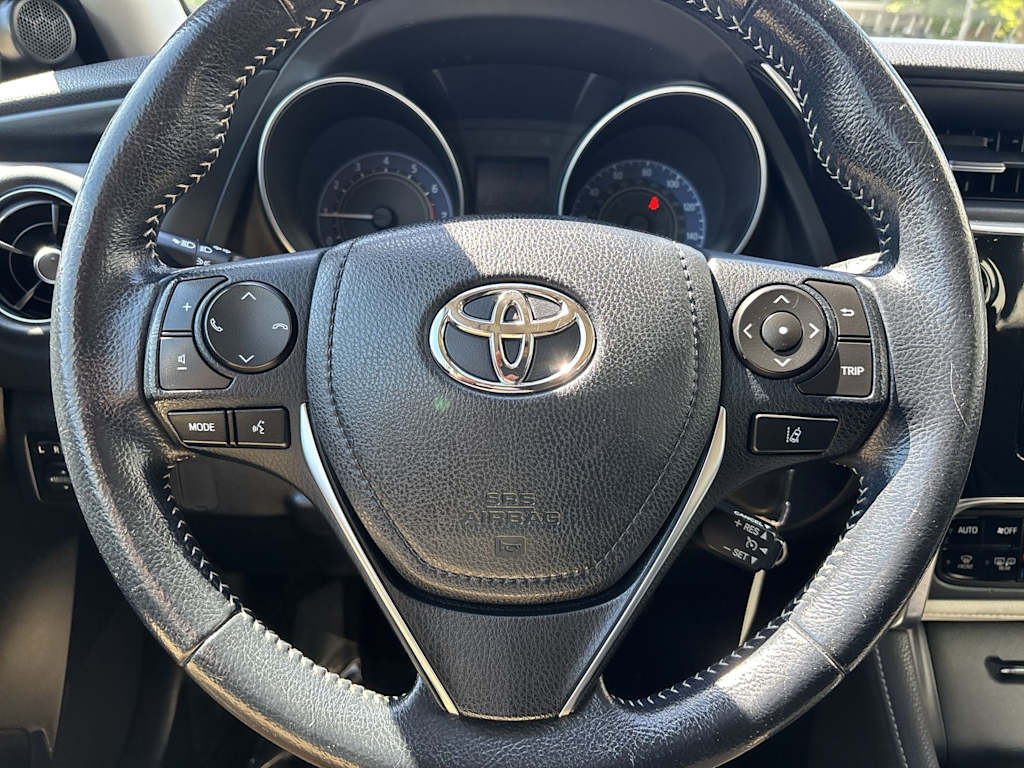 Thumbnail: 2018 Toyota Corolla iM - 2