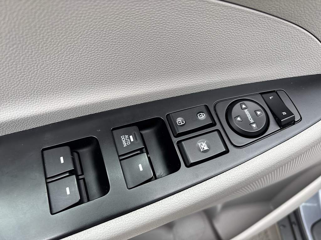 Thumbnail: 2019 Hyundai Tucson - 12