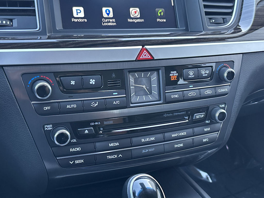Thumbnail: 2015 Hyundai Genesis - 25