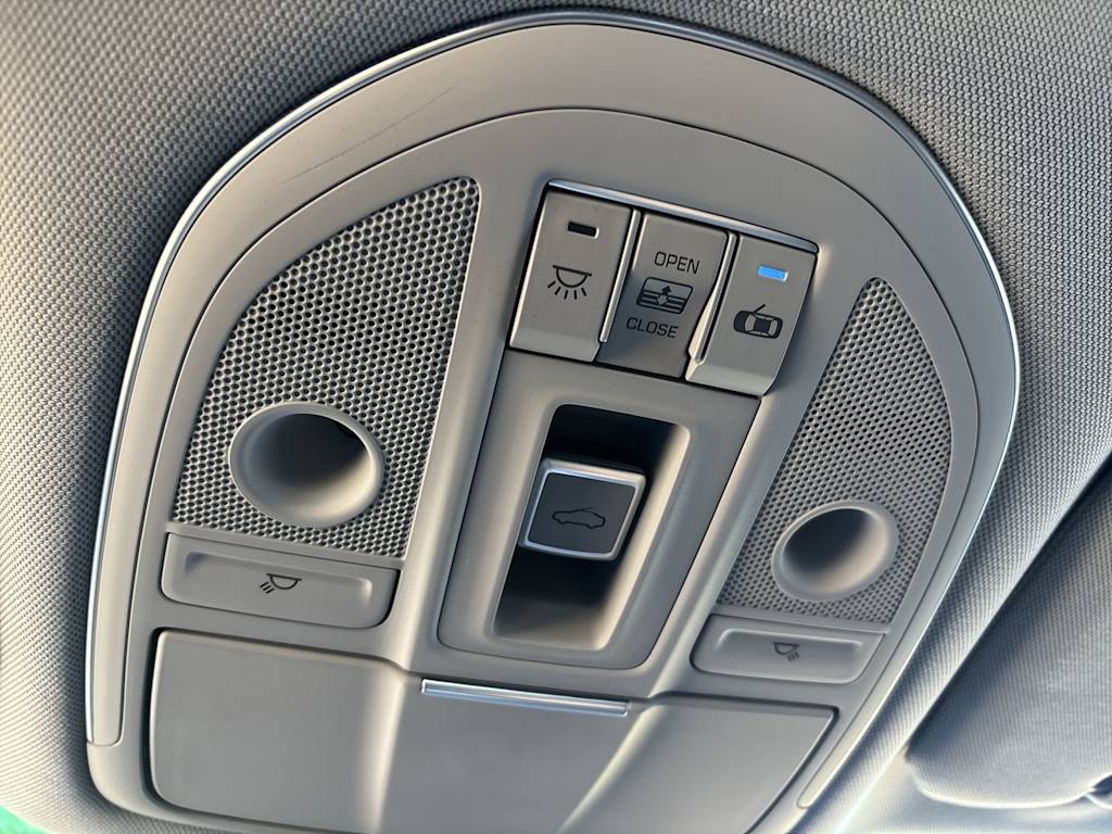 Thumbnail: 2015 Hyundai Genesis - 28
