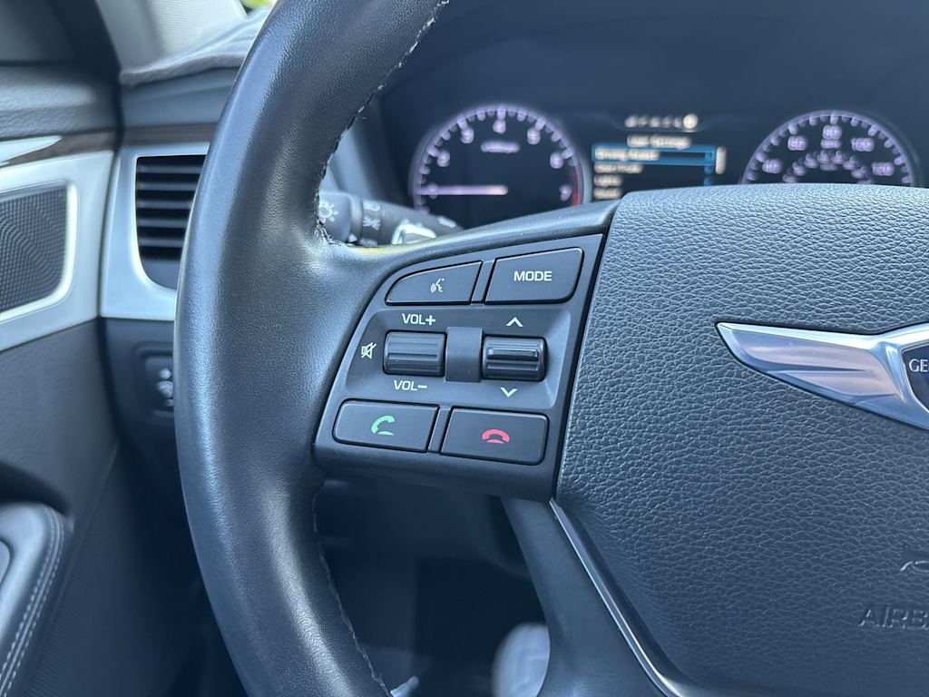 Thumbnail: 2015 Hyundai Genesis - 15