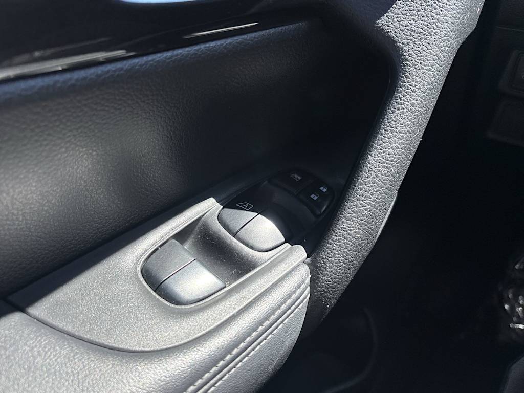 Thumbnail: 2019 Nissan Rogue - 29