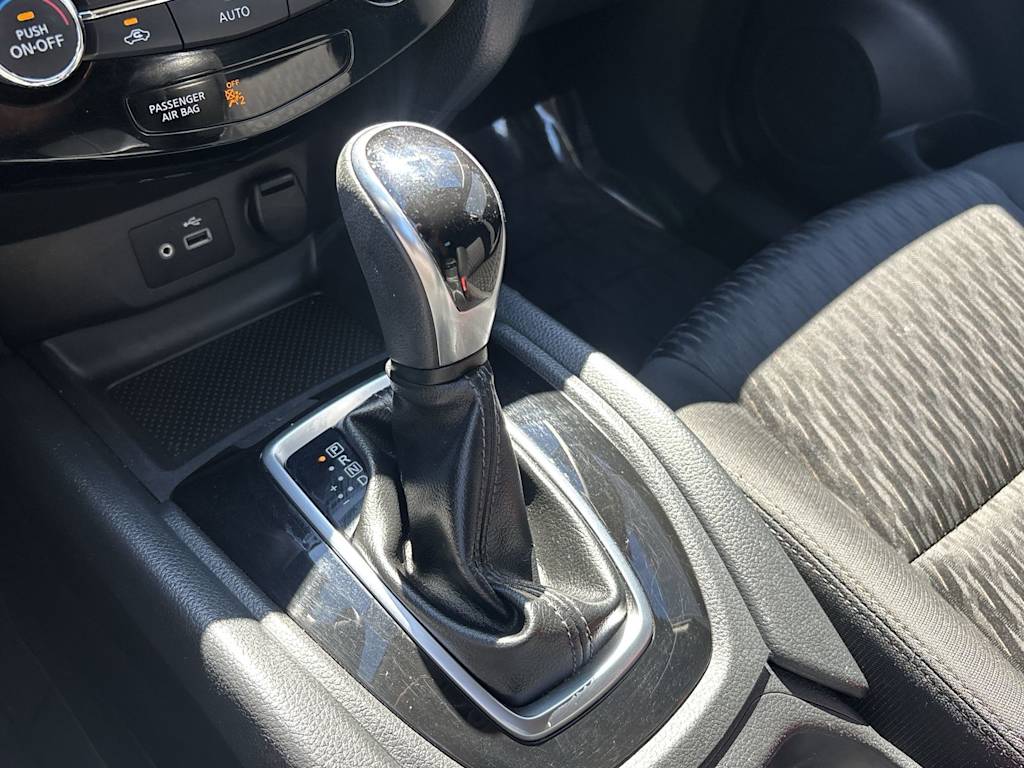 Thumbnail: 2019 Nissan Rogue - 10
