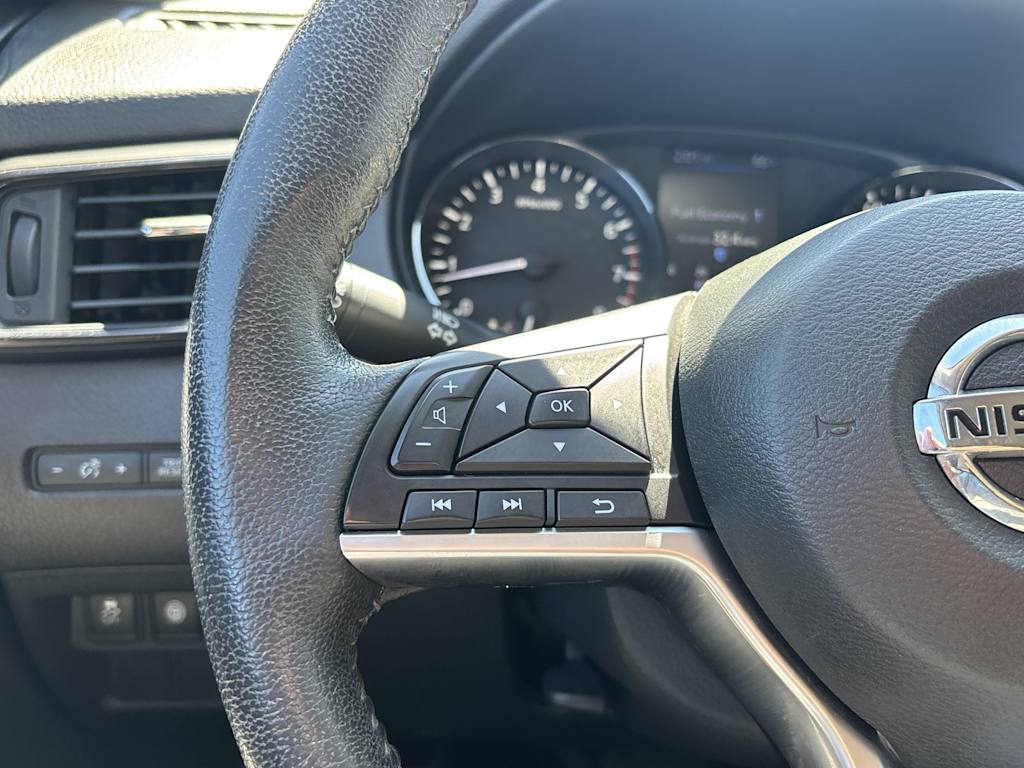 Thumbnail: 2019 Nissan Rogue - 16
