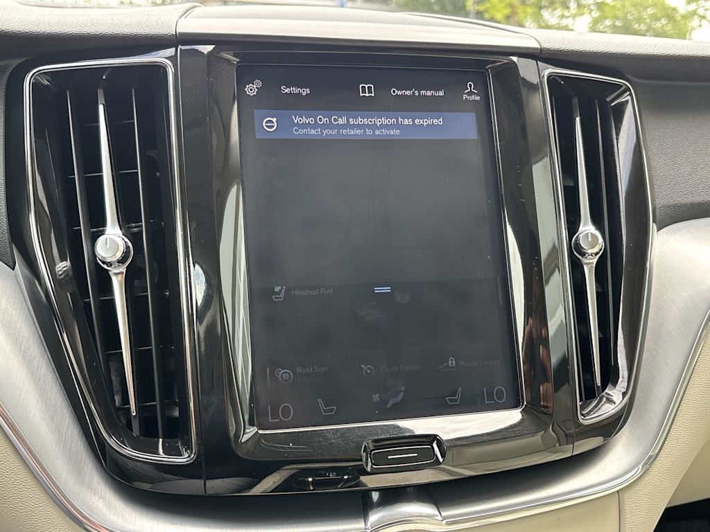 Thumbnail: 2018 Volvo XC60 - 23