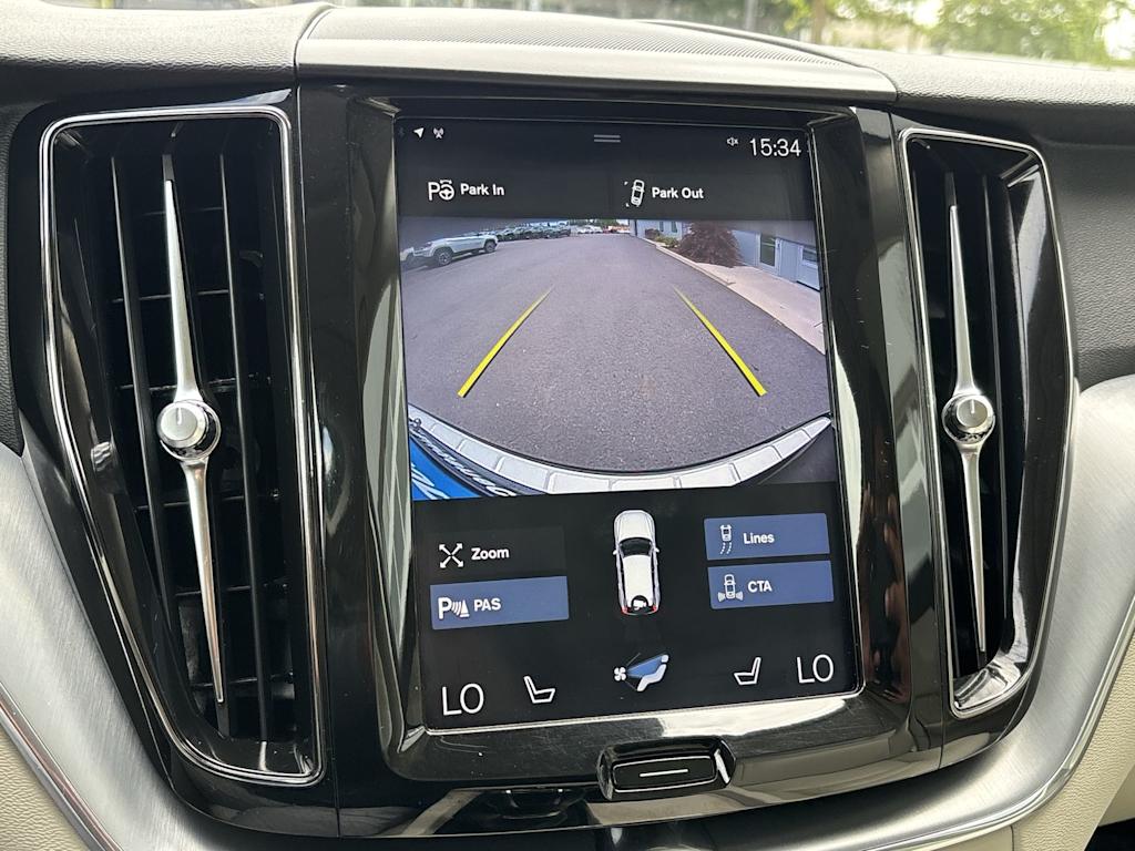 Thumbnail: 2018 Volvo XC60 - 24