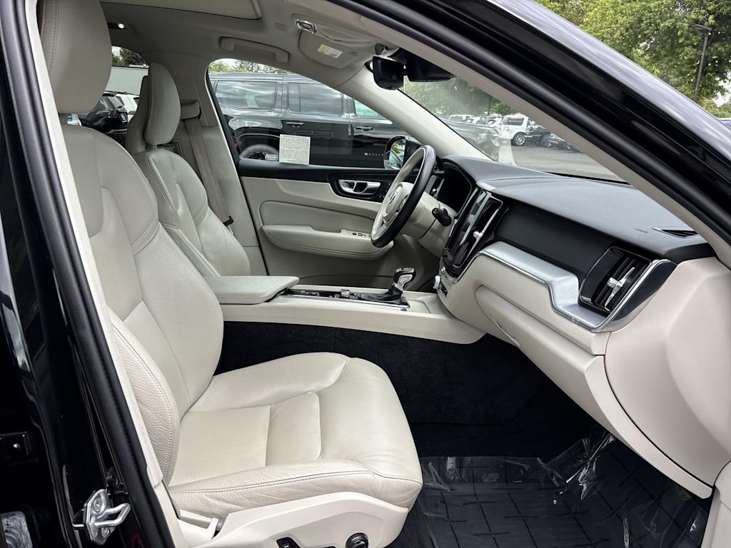 Thumbnail: 2018 Volvo XC60 - 5