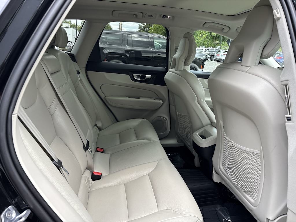 Thumbnail: 2018 Volvo XC60 - 7