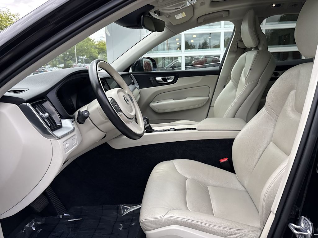 Thumbnail: 2018 Volvo XC60 - 6