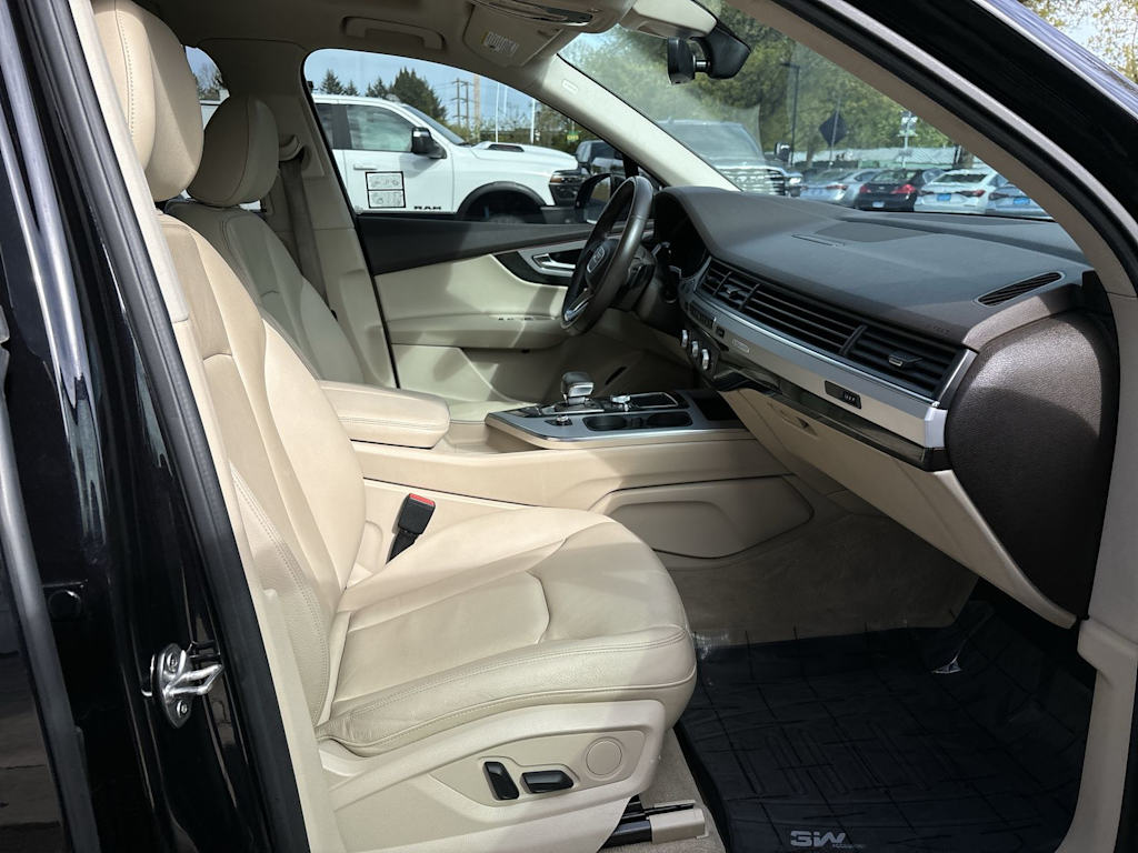 Thumbnail: 2019 Audi Q7 - 7