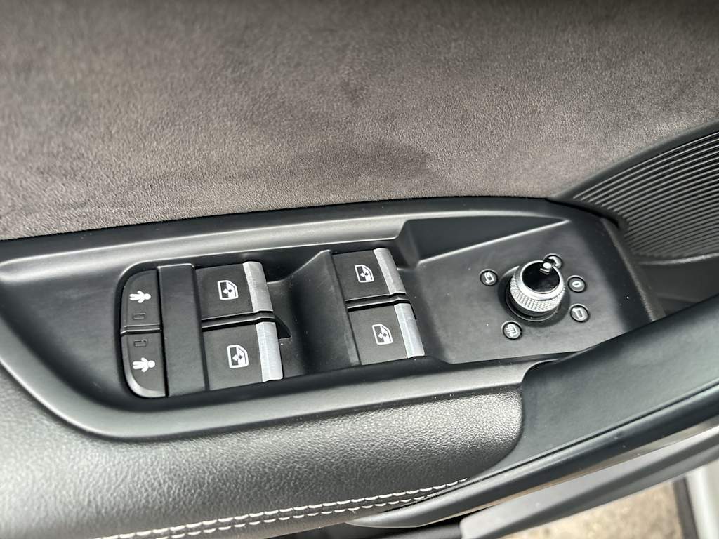 Thumbnail: 2019 Audi SQ5 - 12