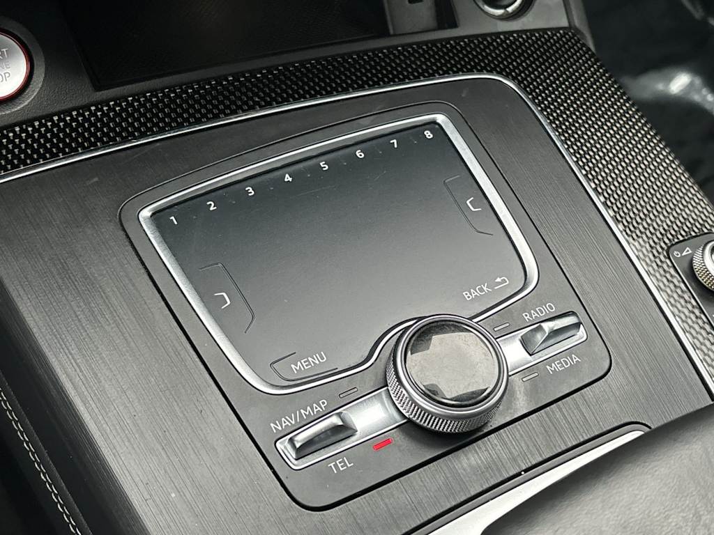 Thumbnail: 2019 Audi SQ5 - 9