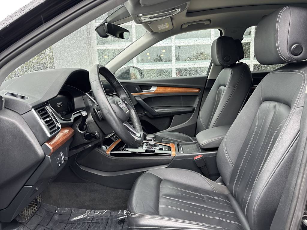 Thumbnail: 2021 Audi Q5 - 6