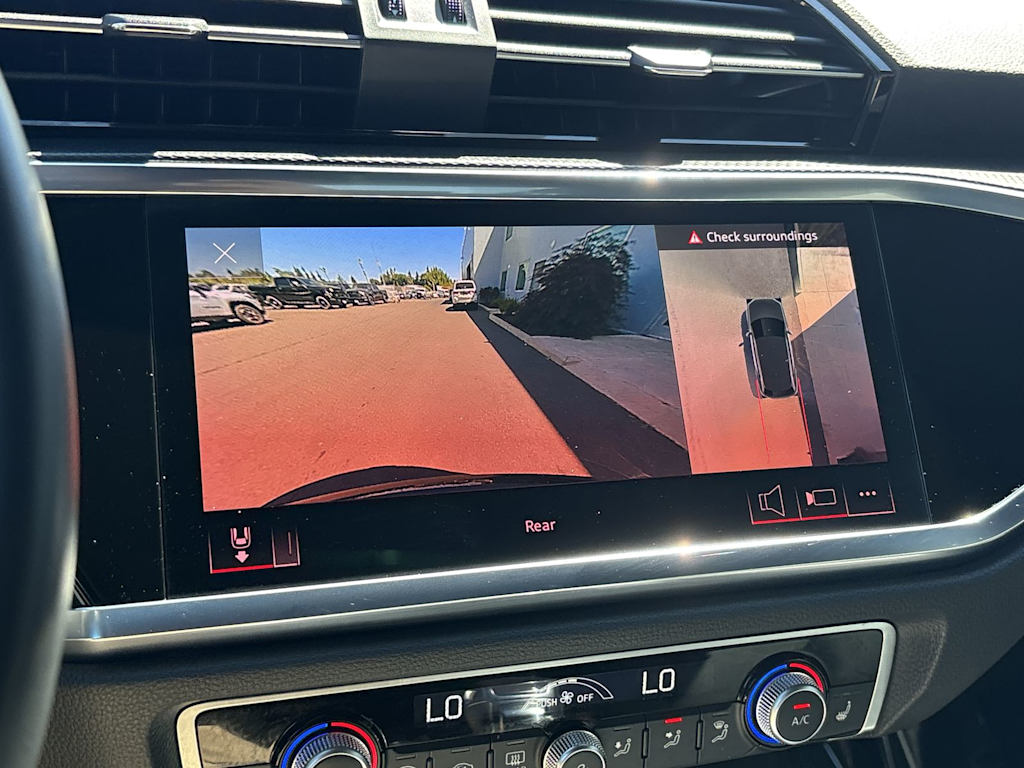 Thumbnail: 2022 Audi Q3 - 21