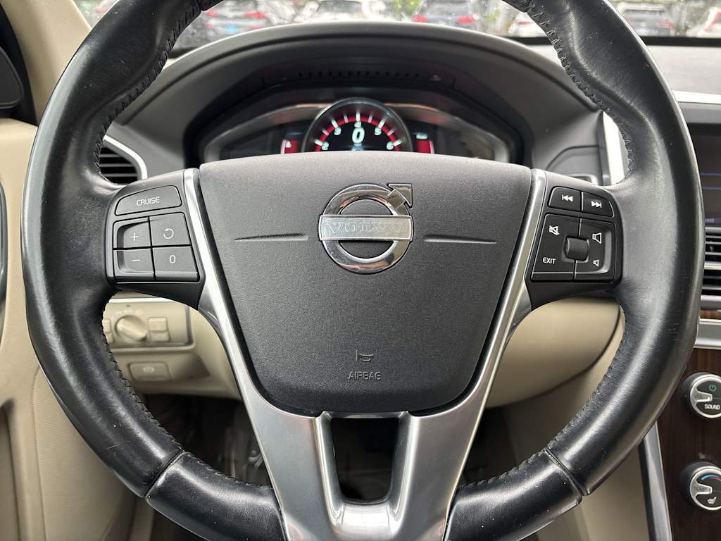 Thumbnail: 2014 Volvo XC60 - 15