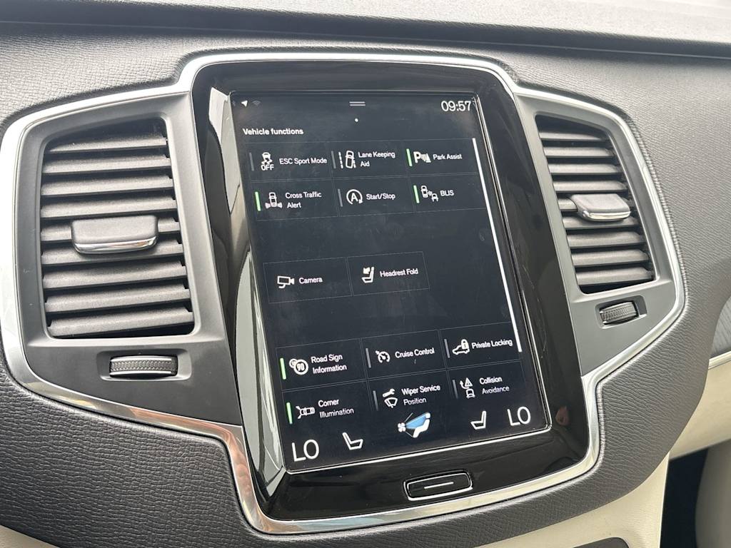 Thumbnail: 2020 Volvo XC90 - 22