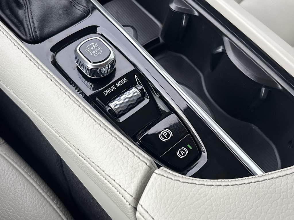 Thumbnail: 2020 Volvo XC90 - 26