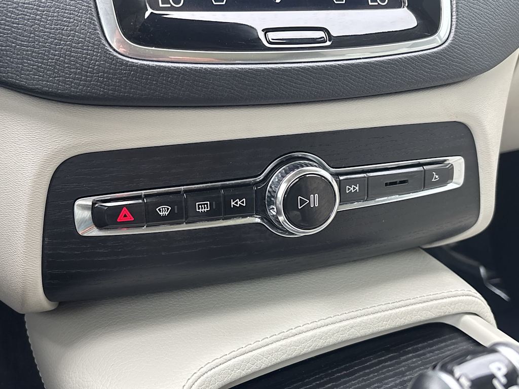 Thumbnail: 2020 Volvo XC90 - 24