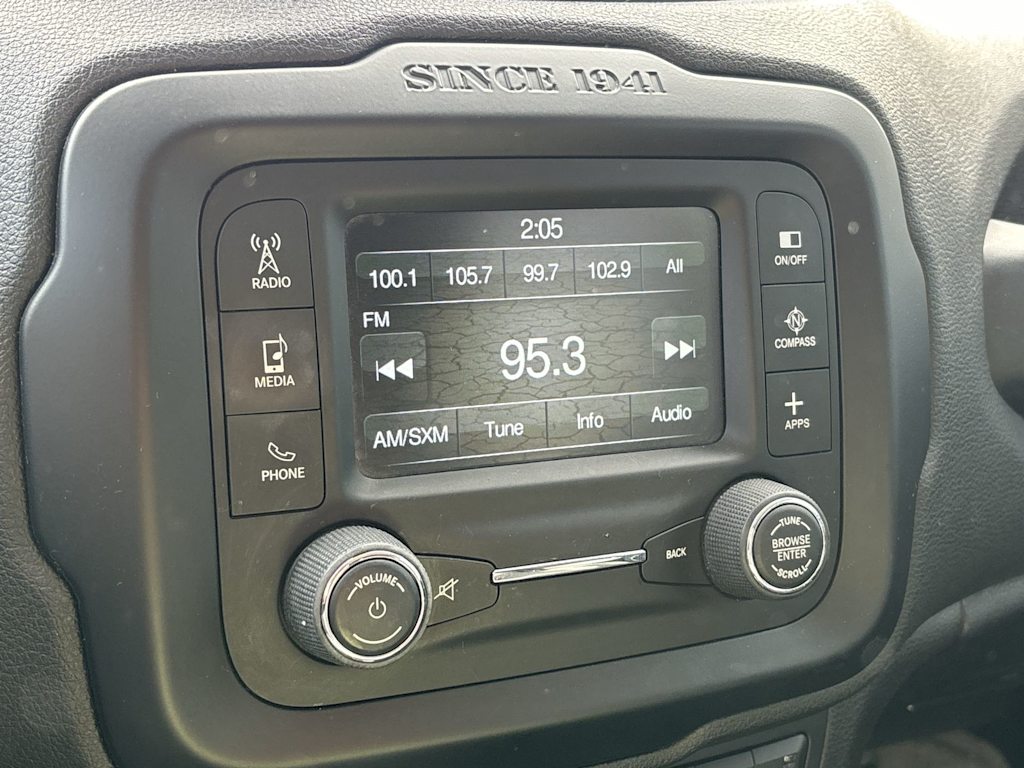 Thumbnail: 2016 Jeep Renegade - 6