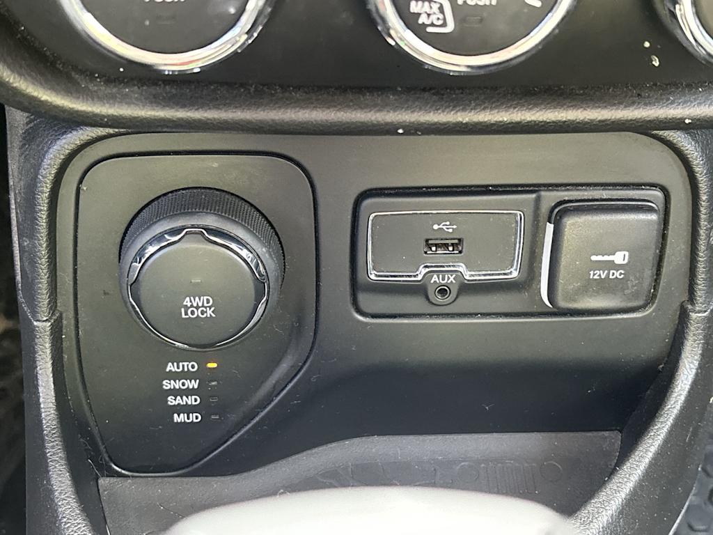 Thumbnail: 2016 Jeep Renegade - 22