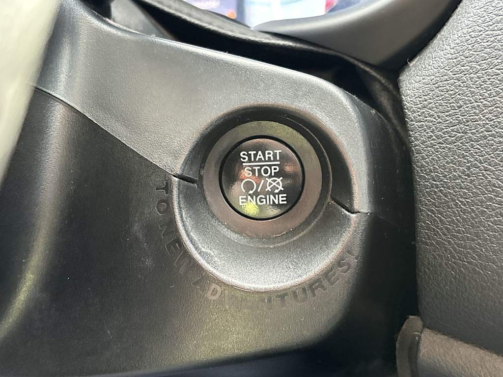 Thumbnail: 2016 Jeep Renegade - 23