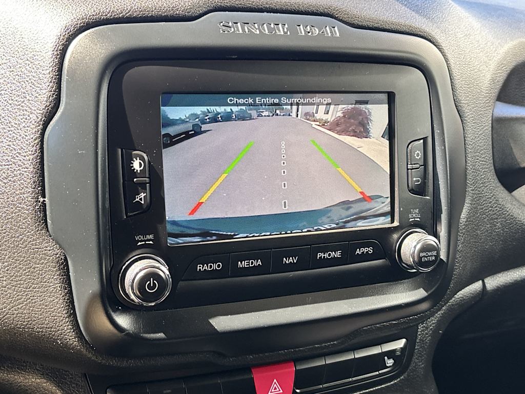 Thumbnail: 2017 Jeep Renegade - 24