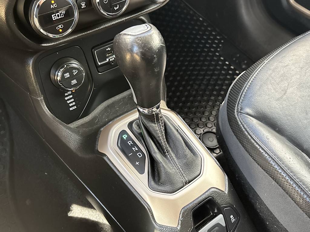 Thumbnail: 2017 Jeep Renegade - 9