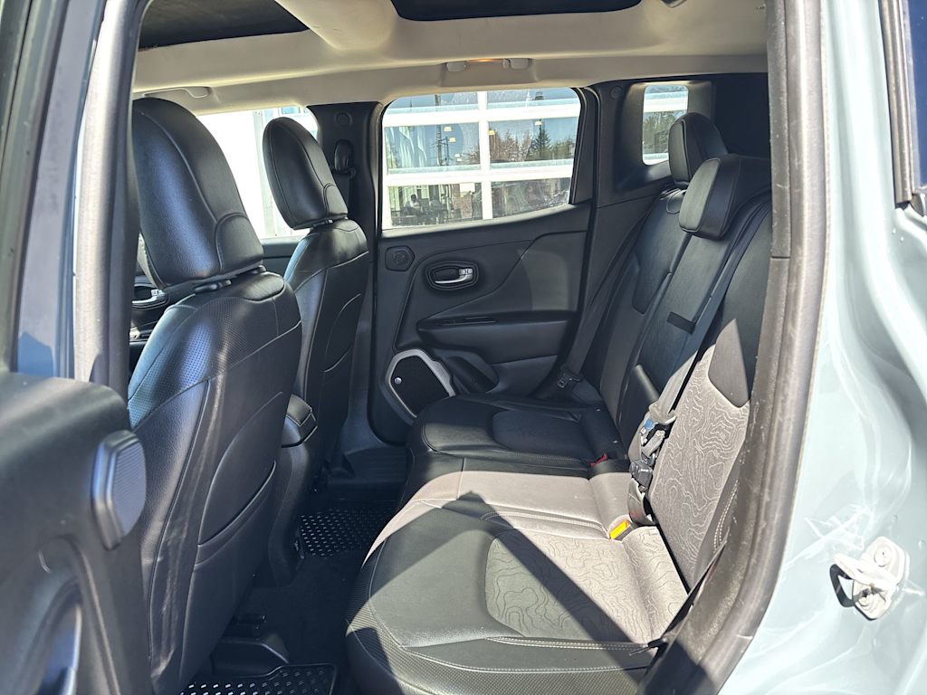 Thumbnail: 2017 Jeep Renegade - 11