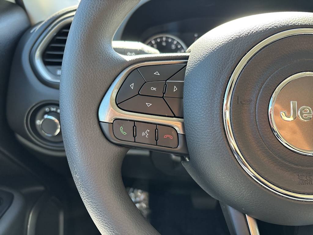 Thumbnail: 2022 Jeep Renegade - 16