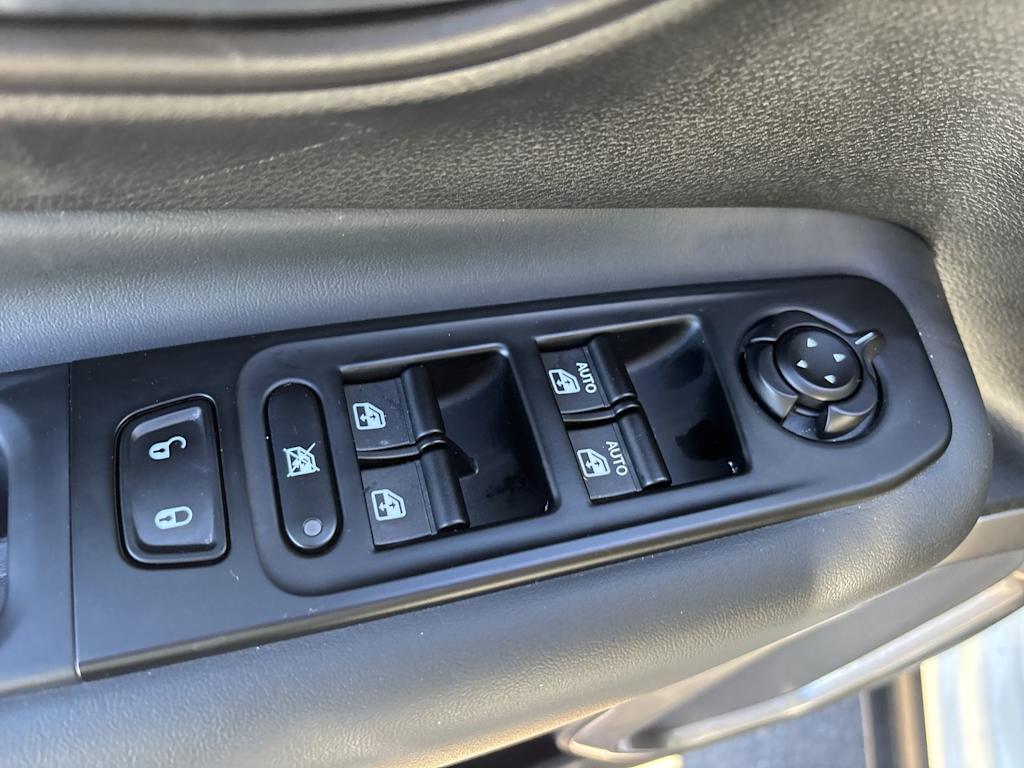 Thumbnail: 2022 Jeep Renegade - 14