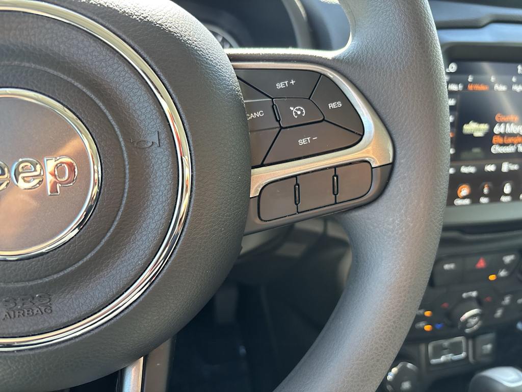 Thumbnail: 2022 Jeep Renegade - 17