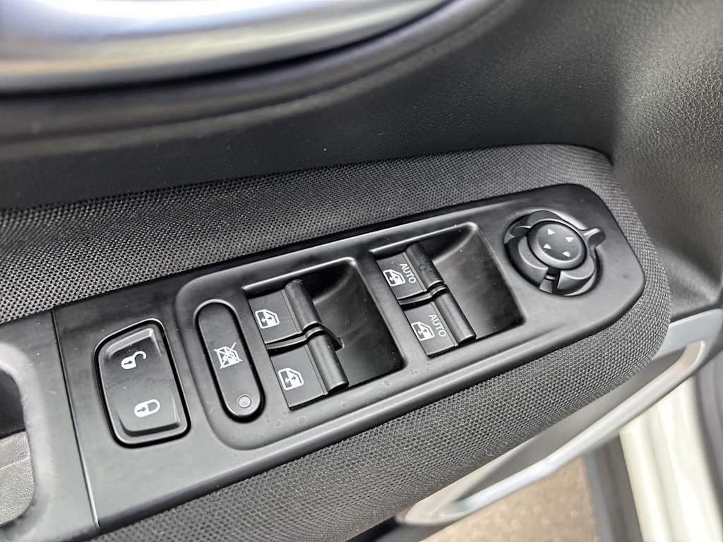 Thumbnail: 2021 Jeep Renegade - 12