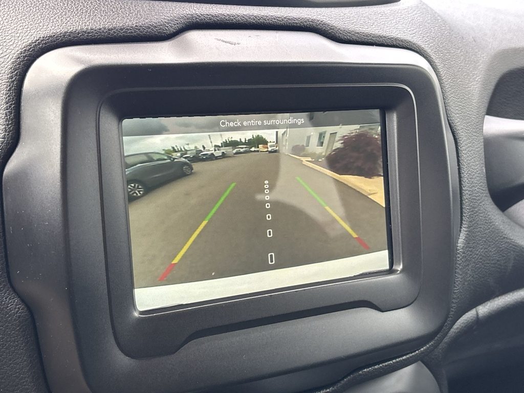 Thumbnail: 2021 Jeep Renegade - 25