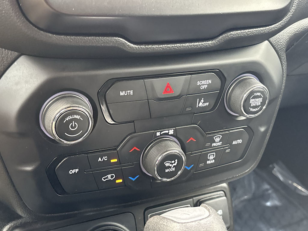 Thumbnail: 2021 Jeep Renegade - 26