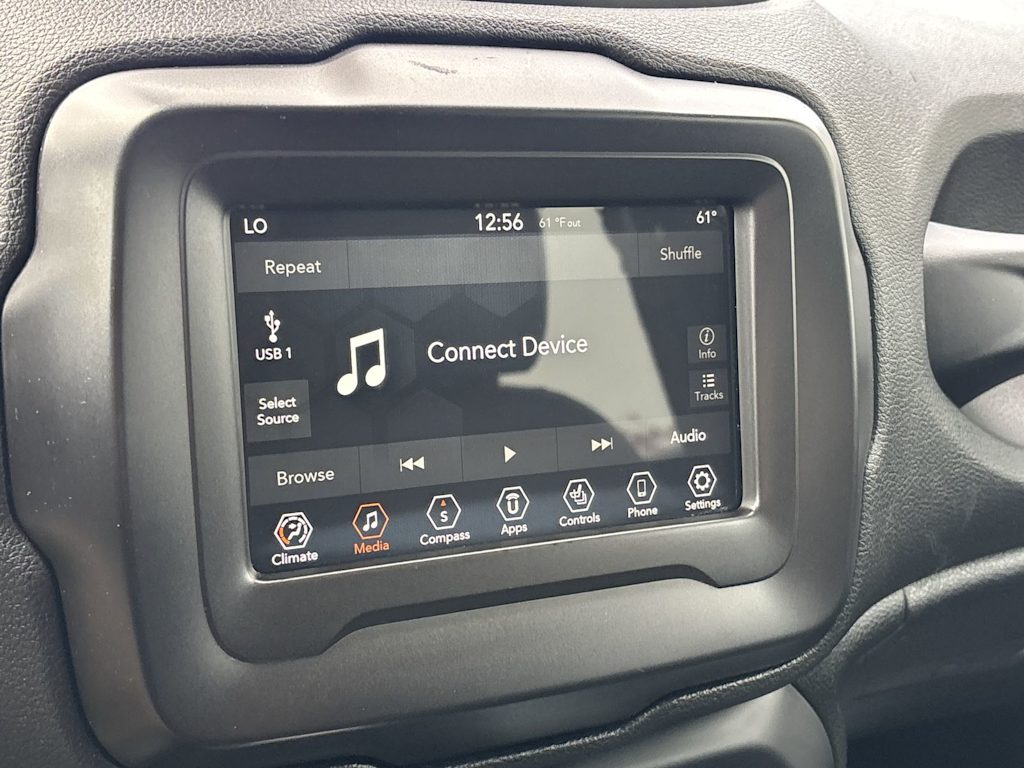 Thumbnail: 2021 Jeep Renegade - 18
