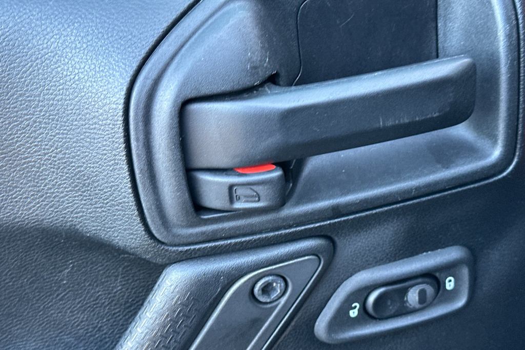 Thumbnail: 2017 Jeep Wrangler - 22