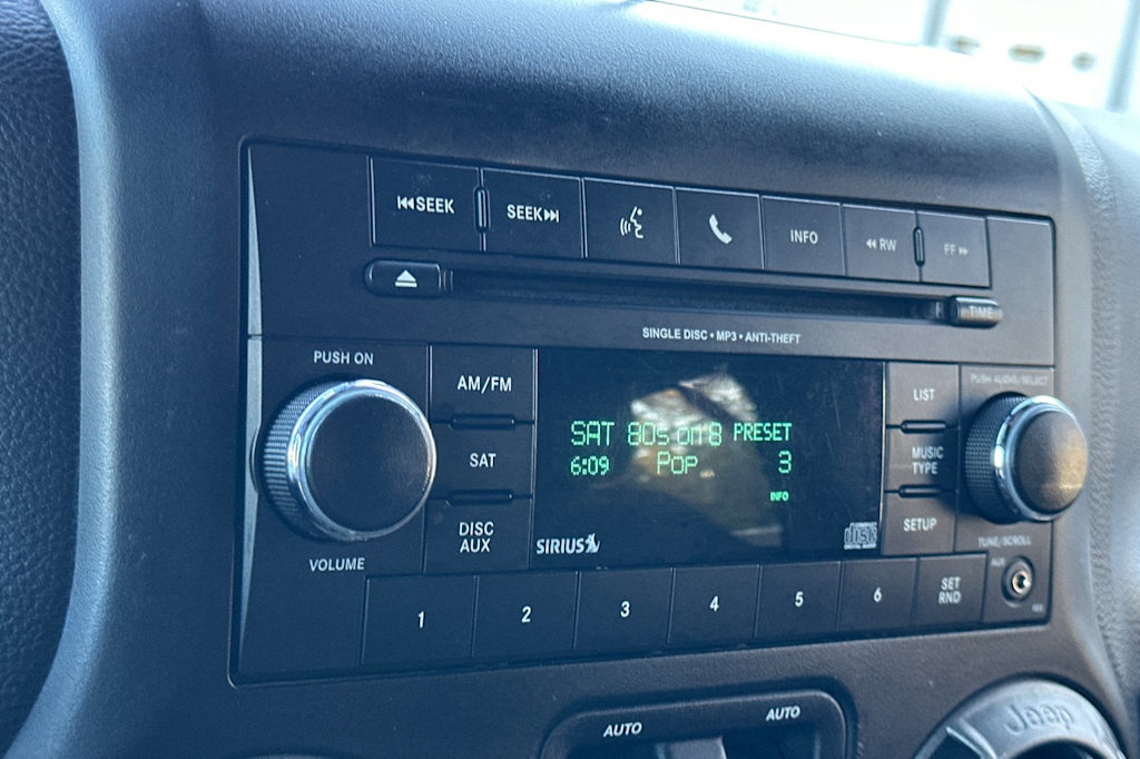 Thumbnail: 2017 Jeep Wrangler - 13