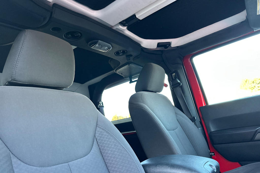 Thumbnail: 2017 Jeep Wrangler - 10