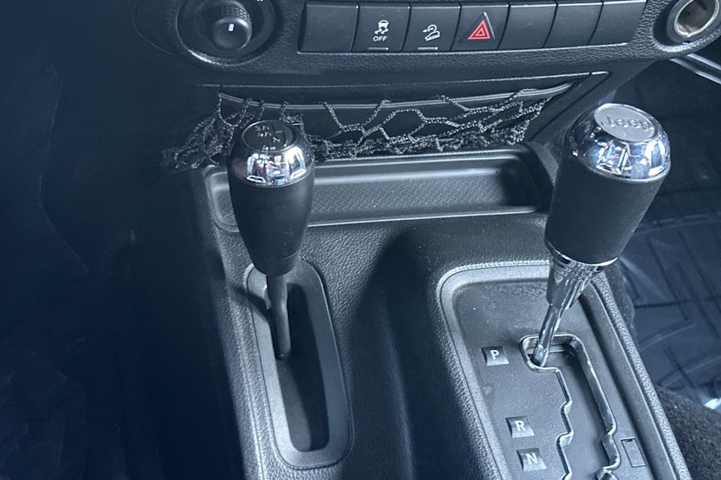 Thumbnail: 2017 Jeep Wrangler - 14