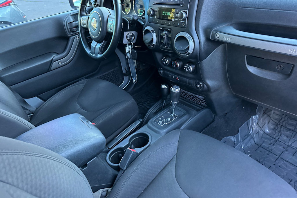 Thumbnail: 2016 Jeep Wrangler - 11