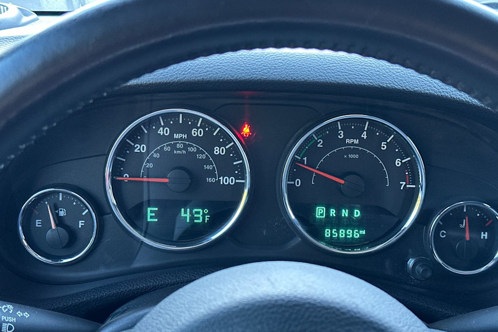 Thumbnail: 2016 Jeep Wrangler - 14