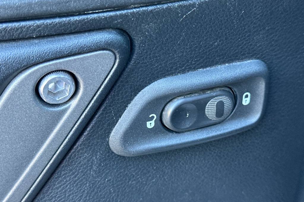 Thumbnail: 2016 Jeep Wrangler - 21