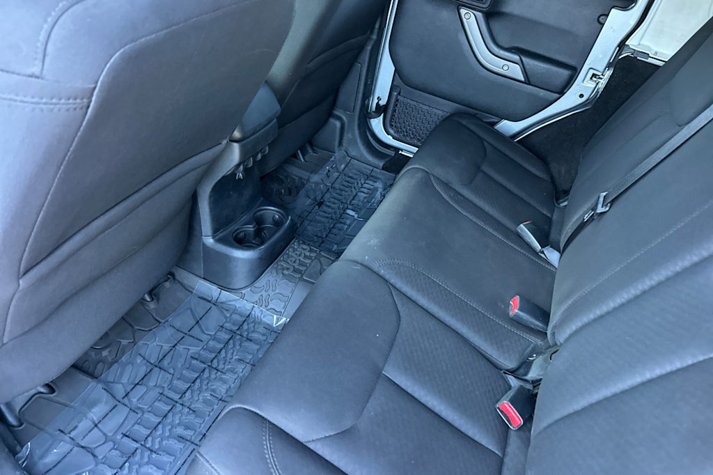 Thumbnail: 2016 Jeep Wrangler - 9