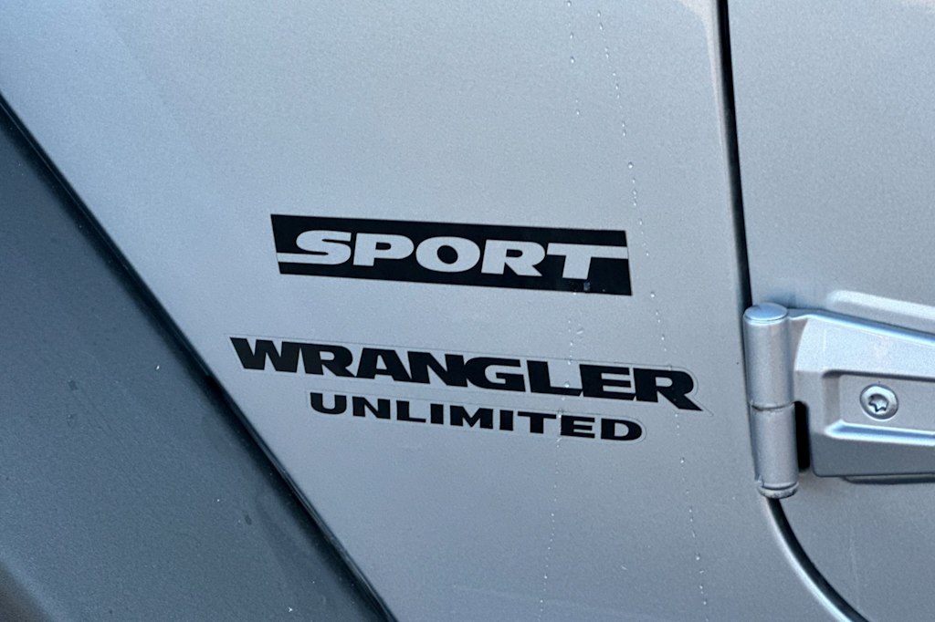 Thumbnail: 2016 Jeep Wrangler - 6