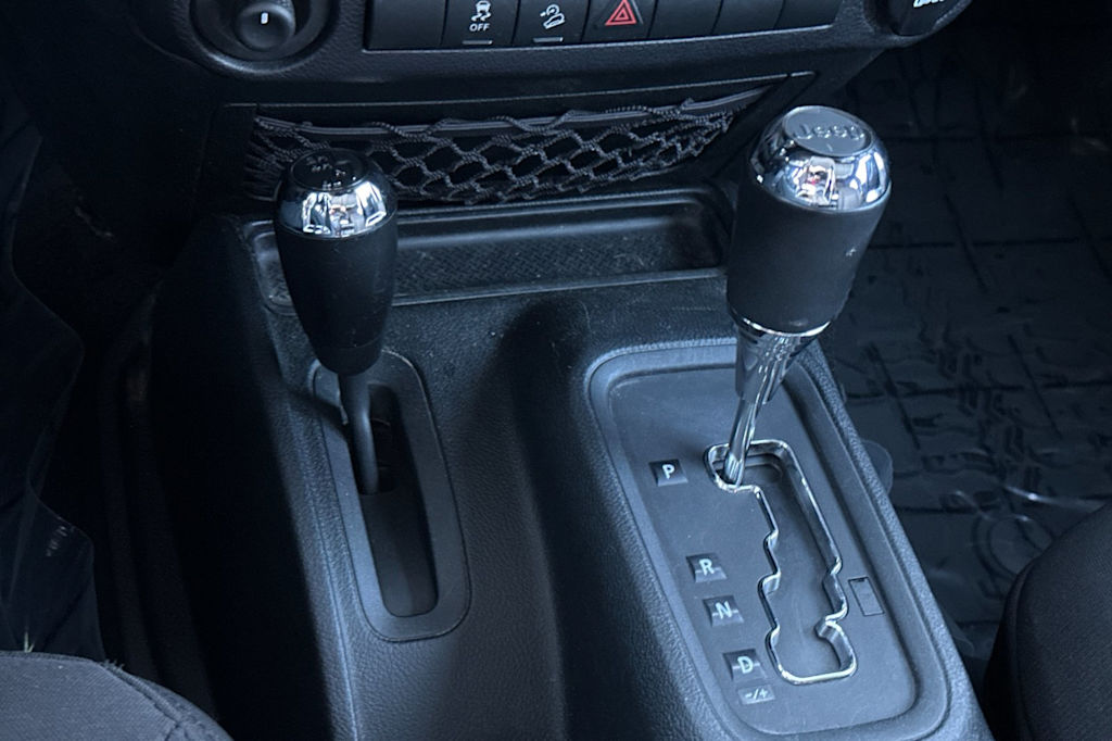 Thumbnail: 2016 Jeep Wrangler - 24