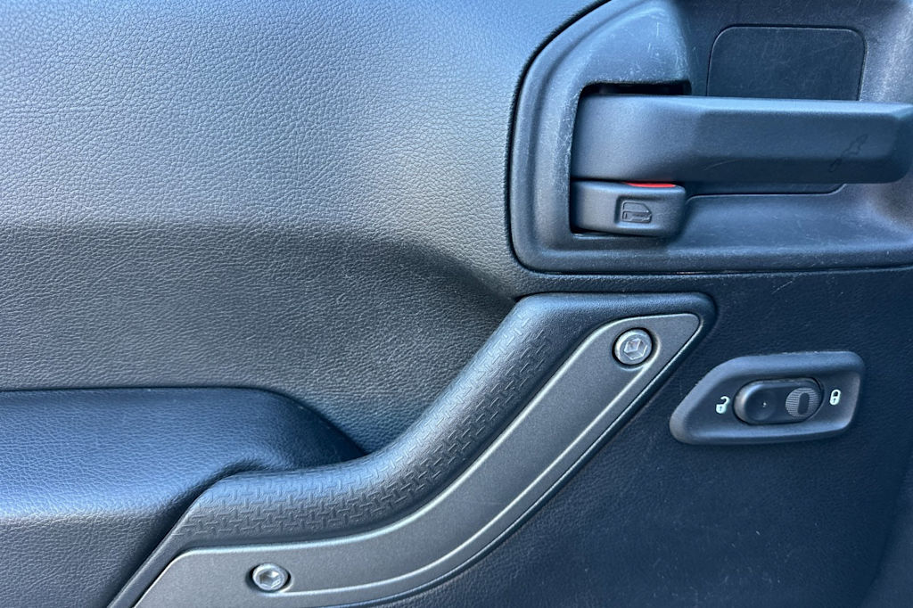 Thumbnail: 2016 Jeep Wrangler - 20