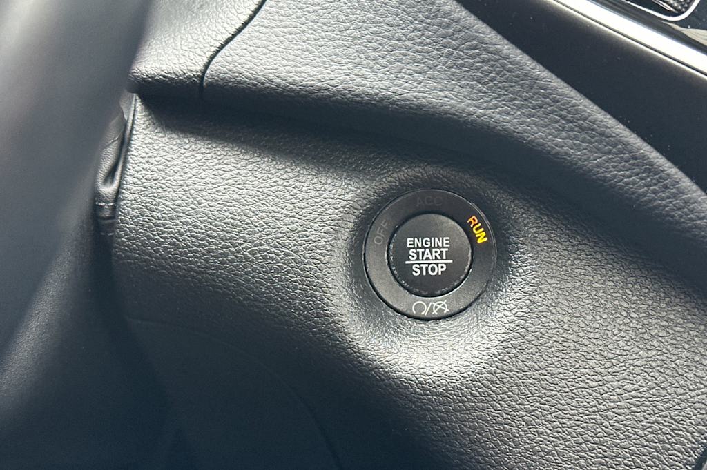 Thumbnail: 2021 Jeep Cherokee - 27