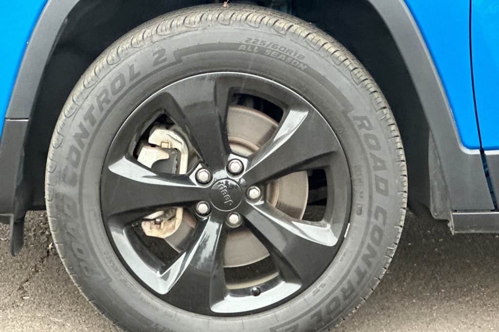 Thumbnail: 2021 Jeep Cherokee - 7